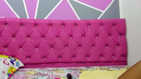 Ximena Ruiz  online show from 4, 3, 2025