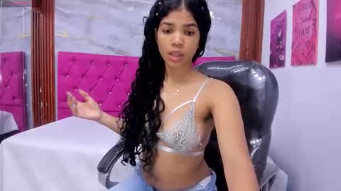 Ximena Ruiz  online show from 4, 6, 2026