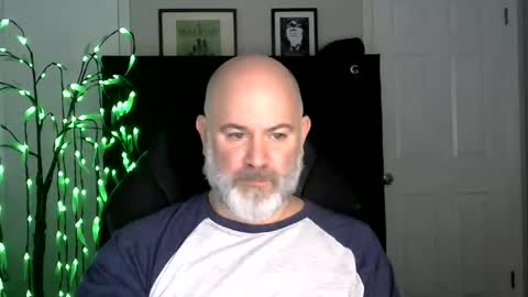 Snapshot of xjohnniex77 chatting on 15, 12, 2025 MrSlowBurn77 online show from 15, 12, 2025