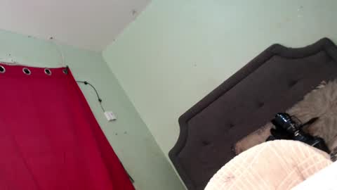 Snapshot of xkaytlyn_whitexx chatting on 5, 3, 2025 Seductive Kaylyn online show from 5, 3, 2025