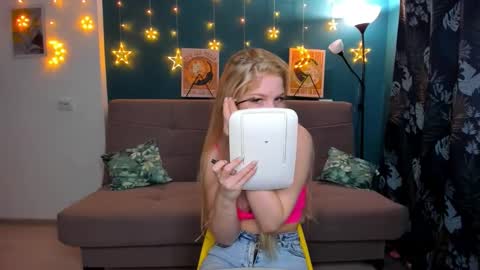 Snapshot of xloe_queen chatting on 13, 1, 2025 Chloe online show from 13, 1, 2025