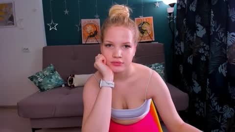 Snapshot of xloe_queen chatting on 29, 1, 2025 Chloe online show from 29, 1, 2025