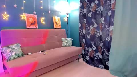 Snapshot of xloe_queen chatting on 10, 2, 2025 Chloe online show from 10, 2, 2025