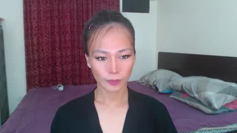 Snapshot of xlovely_destinyx chatting on 4, 3, 2025 Alice online show from 4, 3, 2025