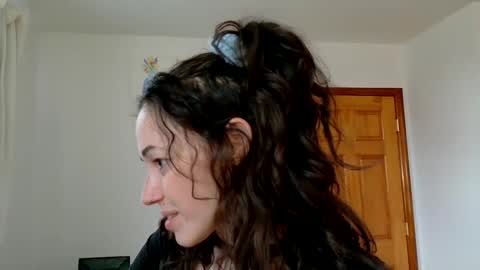 Mia online show from 28, 2, 2025