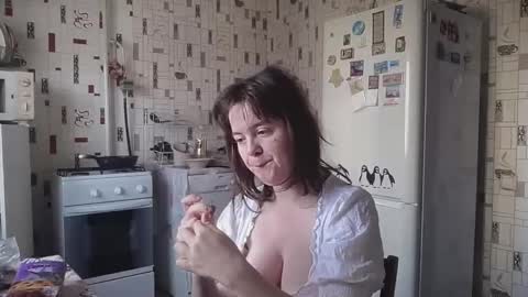 Snapshot of xlunasexyx chatting on 13, 11, 2025 Luna online show from 13, 11, 2025