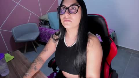 Snapshot of xmilee chatting on 9, 11, 2025 MILEE online show from 9, 11, 2025