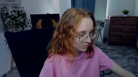 Snapshot of xo_lil_dream chatting on 17, 10, 2025 Kylie online show from 17, 10, 2025
