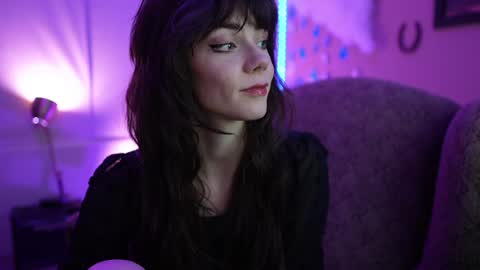 Bella Bondai online show from 2, 2, 2025