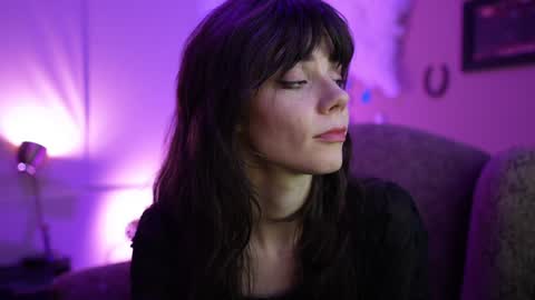 Bella Bondai online show from 2, 2, 2025