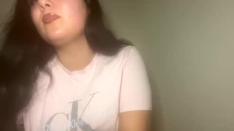 Snapshot of xocrybaby chatting on 4, 12, 2024 xocrybaby online show from 4, 12, 2024