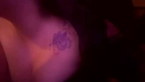 Snapshot of xocrybaby chatting on 13, 10, 2025 xocrybaby online show from 13, 10, 2025