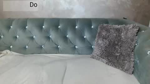 Snapshot of xqueencarox chatting on 1, 11, 2025 xqueencarox online show from 1, 11, 2025