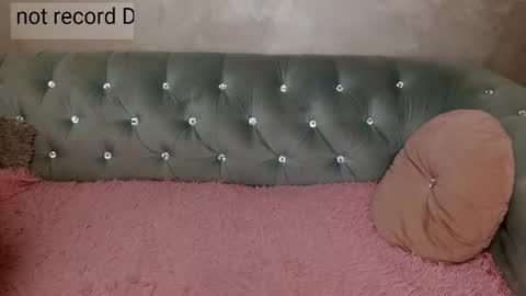 Snapshot of xqueencarox chatting on 11, 11, 2025 xqueencarox online show from 11, 11, 2025