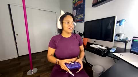 Snapshot of xstargazingx chatting on 3, 11, 2025 xStarGazingx online show from 3, 11, 2025