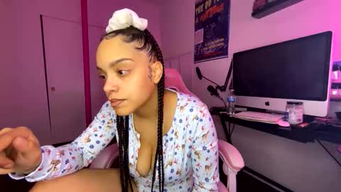 Snapshot of xstargazingx chatting on 4, 12, 2025 xStarGazingx online show from 4, 12, 2025