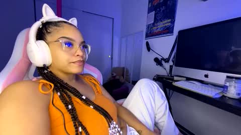 Snapshot of xstargazingx chatting on 5, 12, 2025 xStarGazingx online show from 5, 12, 2025