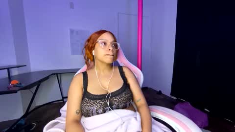 xStarGazingx online show from 22, 5, 2026