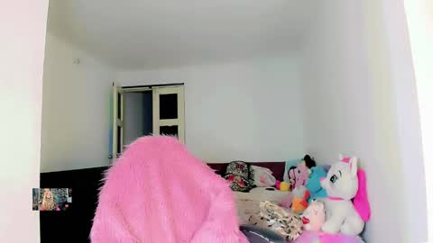 Snapshot of xthesexyboyx chatting on 19, 1, 2025 Femboy Exotic online show from 19, 1, 2025