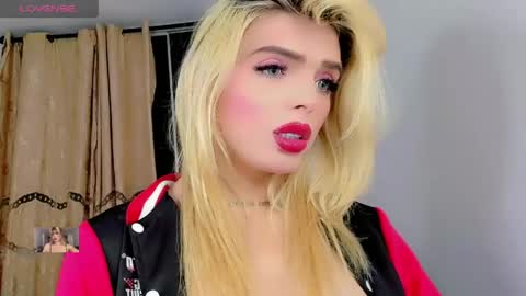 Snapshot of xthesexyboyx chatting on 31, 5, 2026 Femboy Exotic online show from 31, 5, 2026