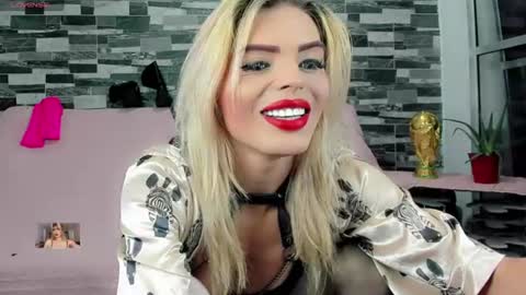 Snapshot of xthesexyboyx chatting on 7, 7, 2026 Femboy Exotic online show from 7, 7, 2026