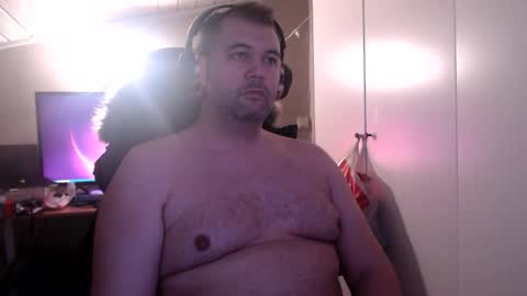 SlaveTrainingToServe86 online show from 18, 12, 2025