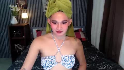 Snapshot of xtspetitehugecock chatting on 21, 5, 2026 xtspetitehugecock online show from 21, 5, 2026