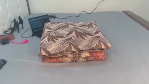 Snapshot of xumamaya chatting on 9, 9, 2025 hey its Mayah online show from 9, 9, 2025