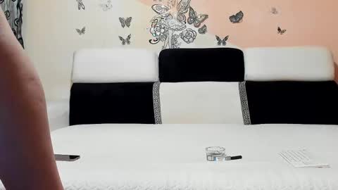 Snapshot of xveryhotcouple chatting on 19, 2, 2025 xveryhotcouple online show from 19, 2, 2025