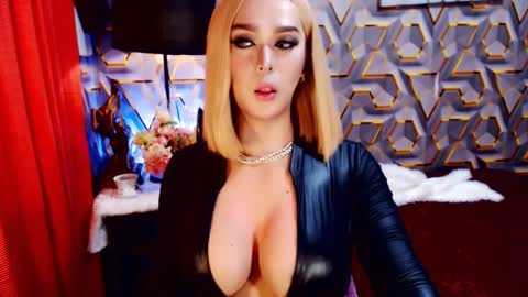 K E L L Y online show from 25, 1, 2025