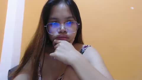 xxana_pinay_26xx online show from 5, 3, 2025