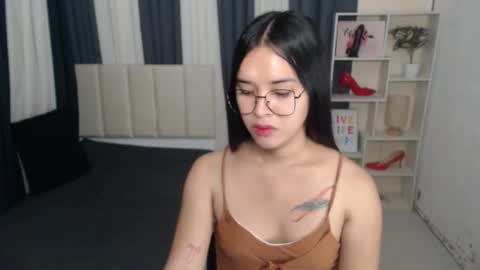 Snapshot of xxbigcockchloexx chatting on 10, 10, 2025 CHLOES ROOM online show from 10, 10, 2025