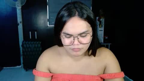 Snapshot of xxkylie_smithxx chatting on 10, 10, 2025 Kylie Smith online show from 10, 10, 2025