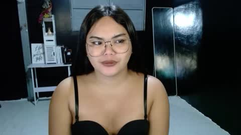 Snapshot of xxkylie_smithxx chatting on 3, 11, 2025 Kylie Smith online show from 3, 11, 2025
