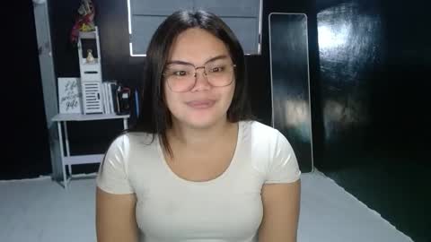 Snapshot of xxkylie_smithxx chatting on 3, 11, 2025 Kylie Smith online show from 3, 11, 2025