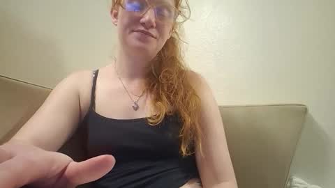 Snapshot of xxmariebliss chatting on 2, 5, 2026 xxmariebliss online show from 2, 5, 2026