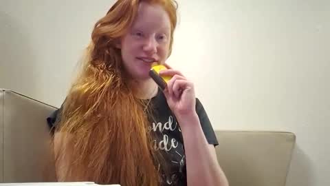 Snapshot of xxmariebliss chatting on 30, 5, 2026 xxmariebliss online show from 30, 5, 2026