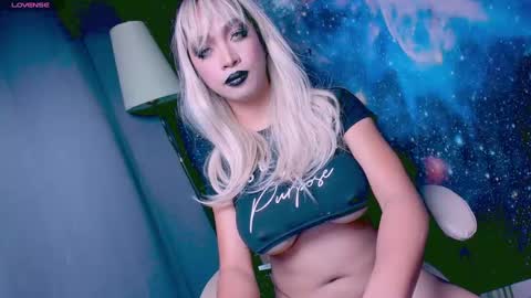 Lara online show from 5, 3, 2025