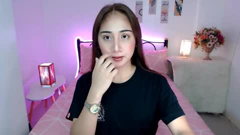 Pau Madrigal online show from 5, 12, 2024