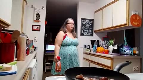 Snapshot of xxstrawberryjanexx chatting on 6, 11, 2025 Strawberry Jane online show from 6, 11, 2025