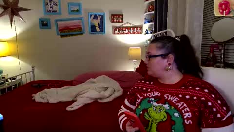 Snapshot of xxstrawberryjanexx chatting on 4, 12, 2025 Strawberry Jane online show from 4, 12, 2025