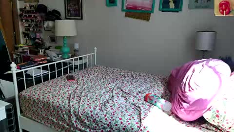 Strawberry Jane online show from 13, 4, 2026