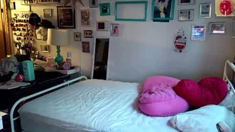 Snapshot of xxstrawberryjanexx chatting on 13, 7, 2026 Strawberry Jane online show from 13, 7, 2026