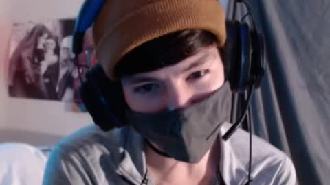 Snapshot of xxwhitefoxx chatting on 22, 10, 2025 David Fox online show from 22, 10, 2025