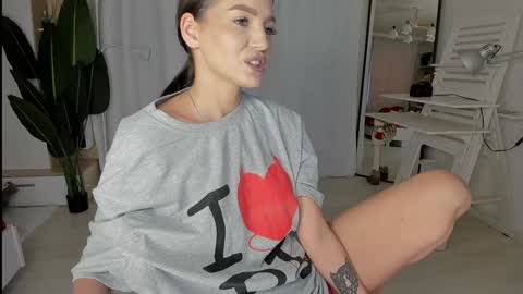 Snapshot of xxx_leila chatting on 12, 12, 2024 xxx_leila online show from 12, 12, 2024