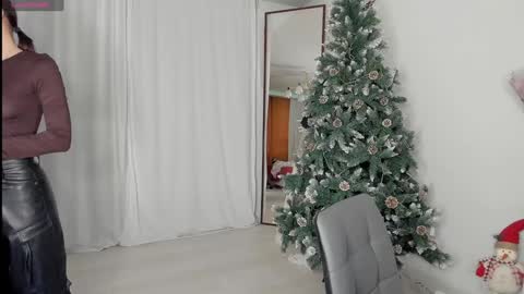Snapshot of xxx_leila chatting on 25, 12, 2024 xxx_leila online show from 25, 12, 2024