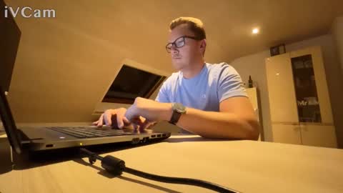 Alex online show from 12, 9, 2025