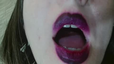 Snapshot of xxxlola_ chatting on 5, 1, 2025 Lola online show from 5, 1, 2025