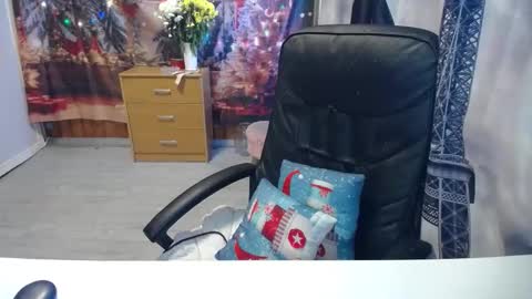 Snapshot of xxxnewlywedsxxx chatting on 1, 12, 2025 Lana online show from 1, 12, 2025