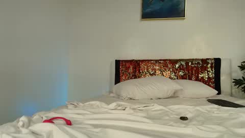 Snapshot of xxxvibesxo chatting on 26, 1, 2025 Lil Luna online show from 26, 1, 2025